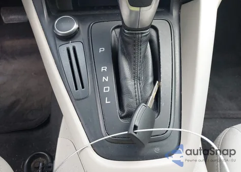 2017 Ford Focus Se z USA, uszkodzony, nr VIN 1FADP3K2XHL225183